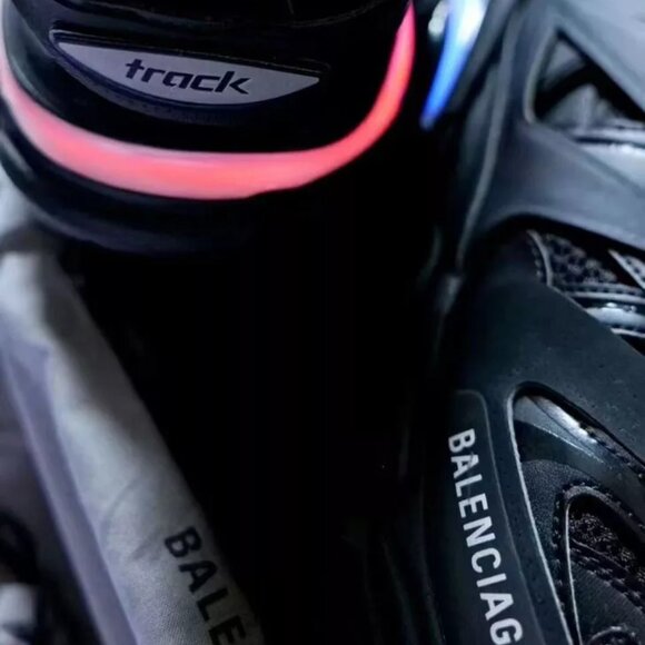 Balenciaga Men's Black Trainers LED - Picture 3 of 5